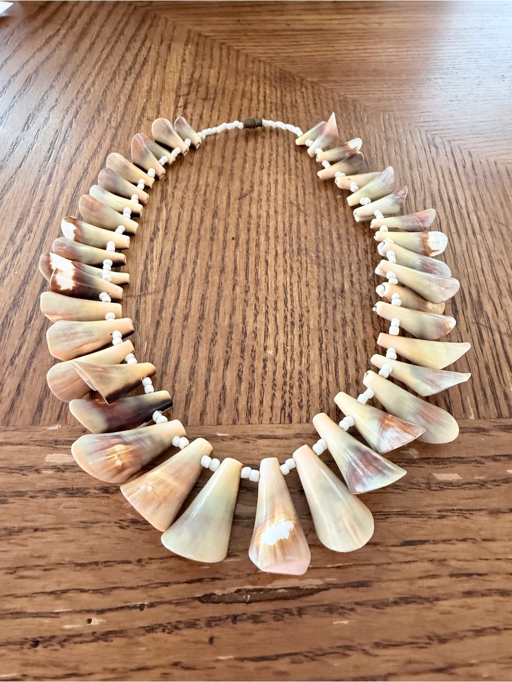 Authentic 1980’s Hawaiian Conch Shell Statement Necklace